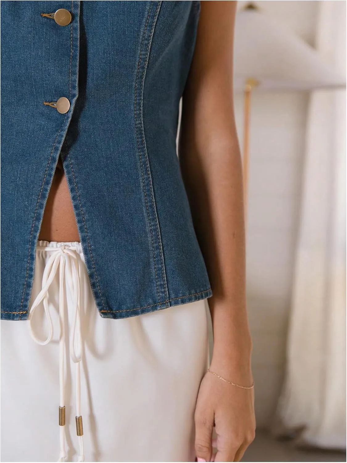 SweatyRocks Women's Denim Vest Button Down Jean Tank Top Sleeveless Crewneck Split Tops