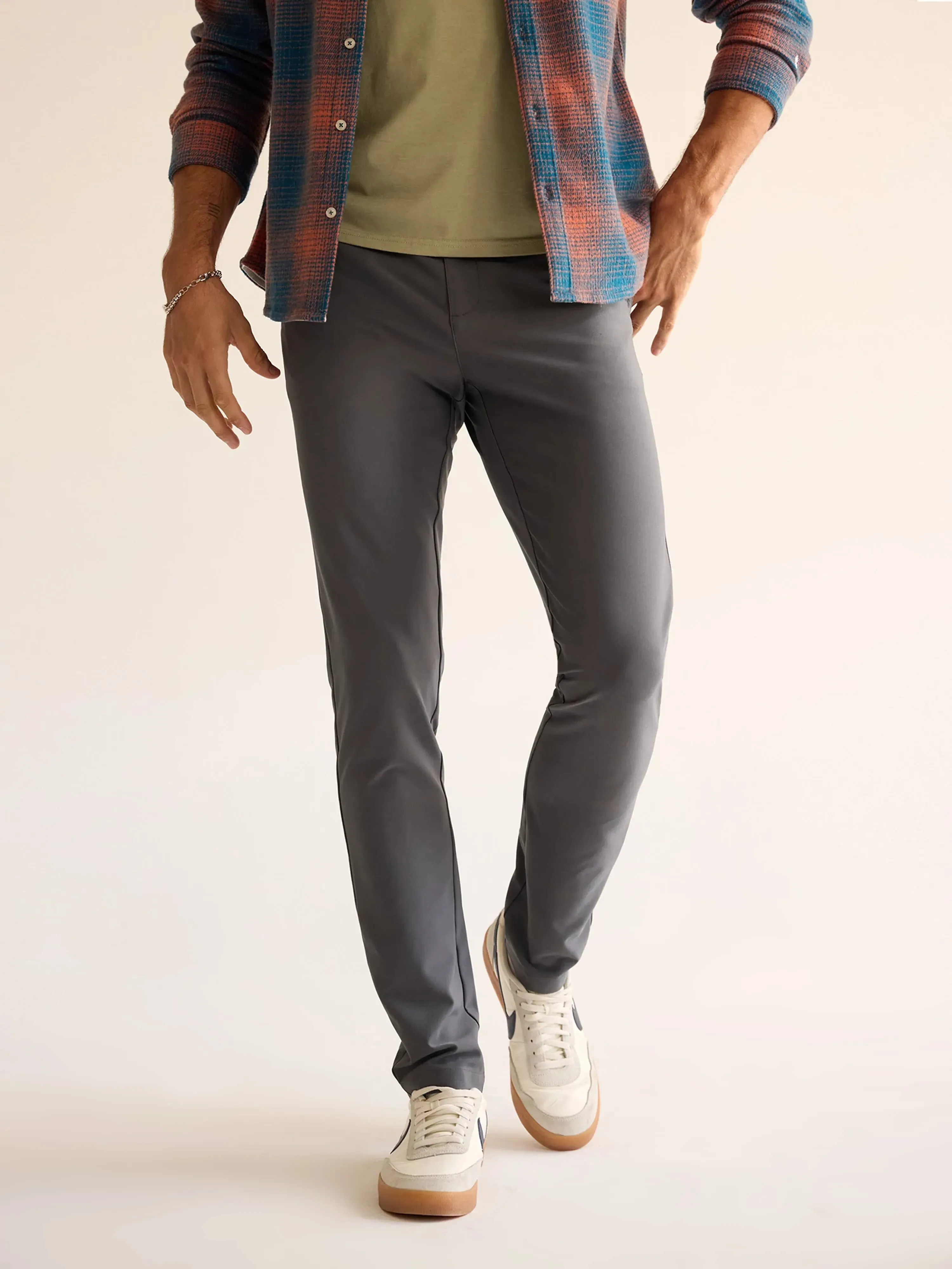 The Musts 32" (Everywear Performance Pant)